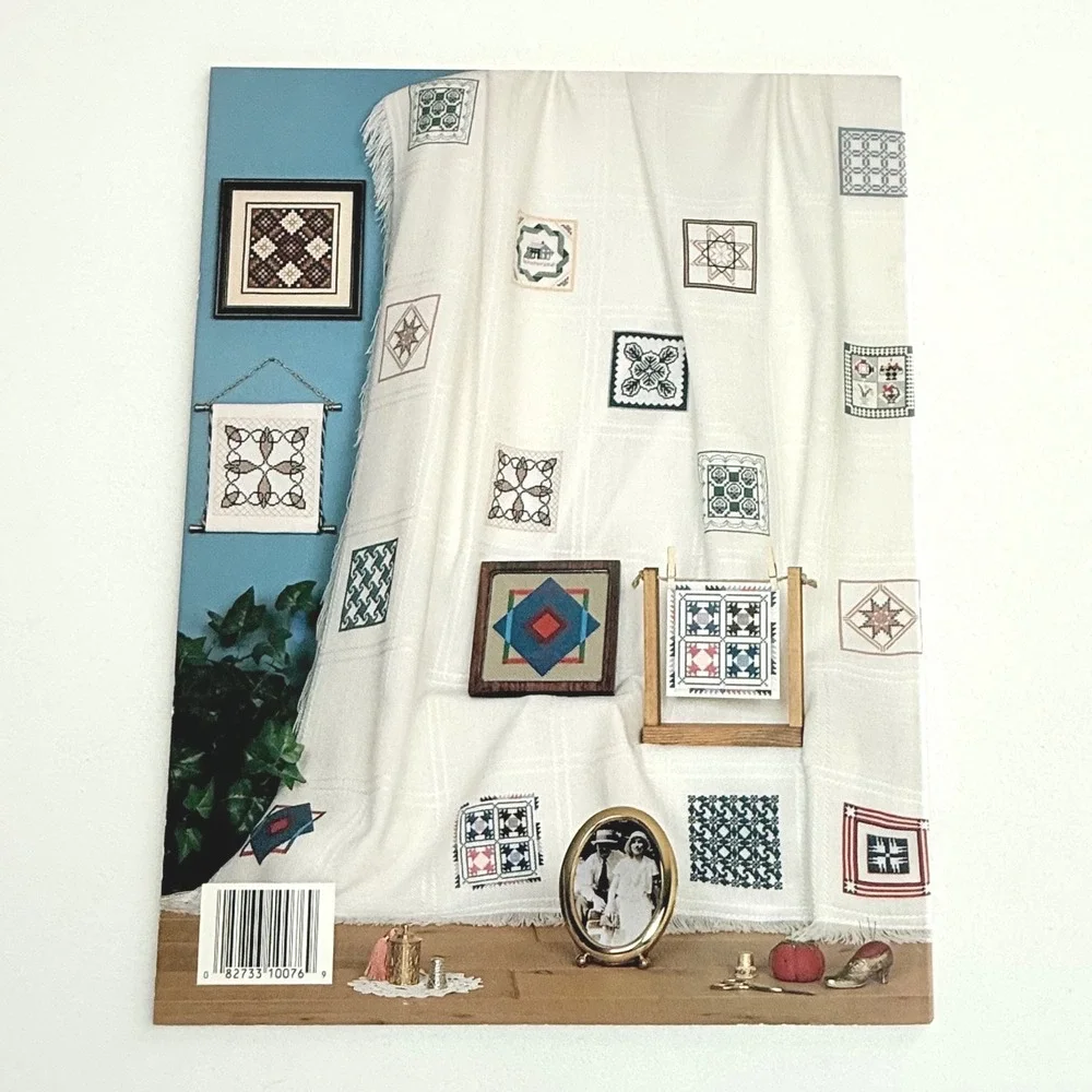 Lot of 3‎ Vintage Quilt Cross Stitch Pattern Books Sampler Primitive Decor